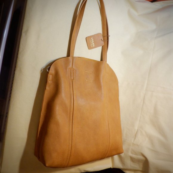 *** VEGAN LEATHER *** with Removable Inner Attached Bag /Pockets / BRAND NEW - Picture 1 of 2